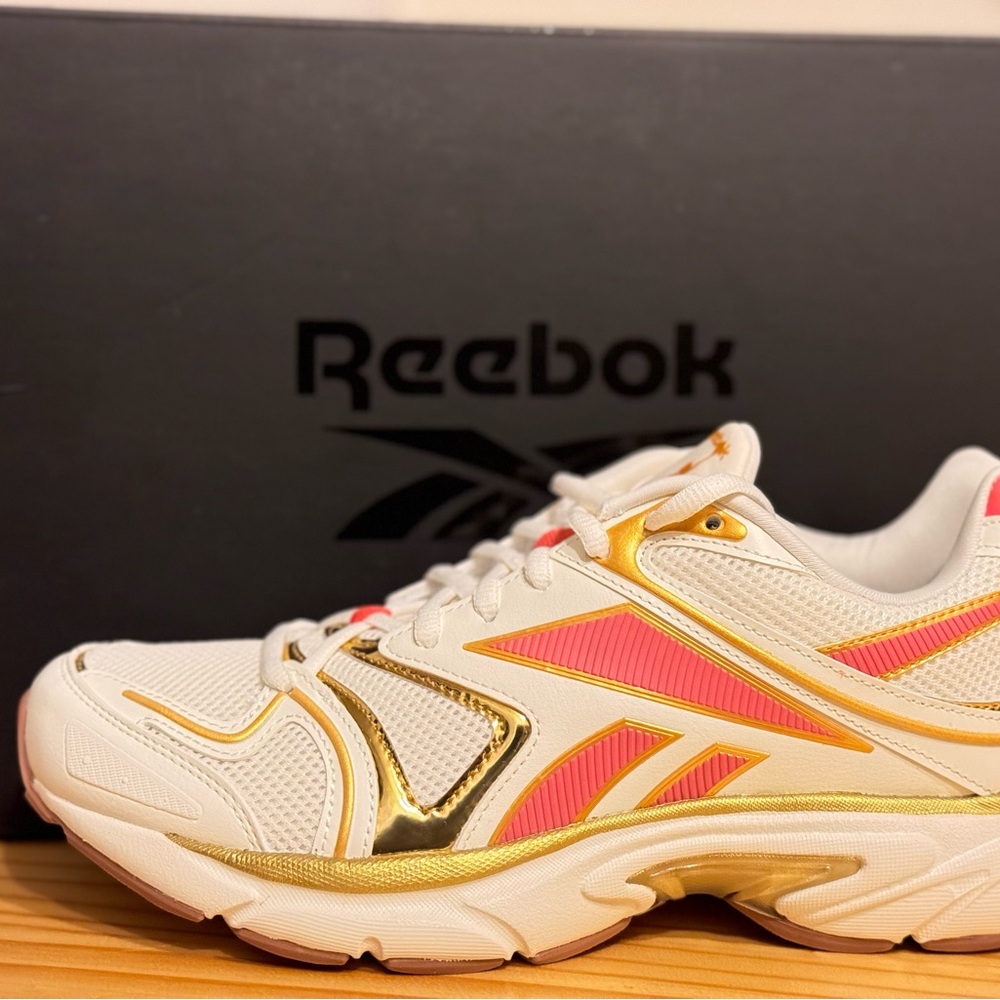 WOMEN'S REEBOK PREMIER ROAD PLUS VI RUNNING SHOES - Picture 15 of 16